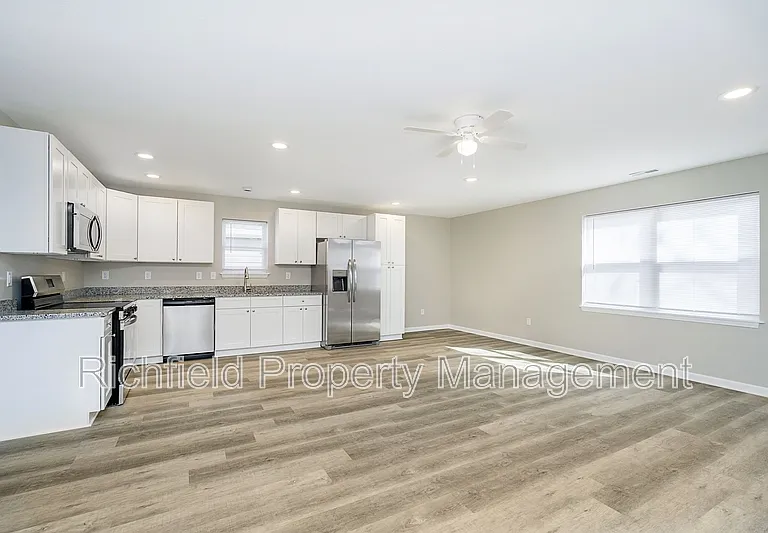 420 S Hamilton Ave #A — Photo 4