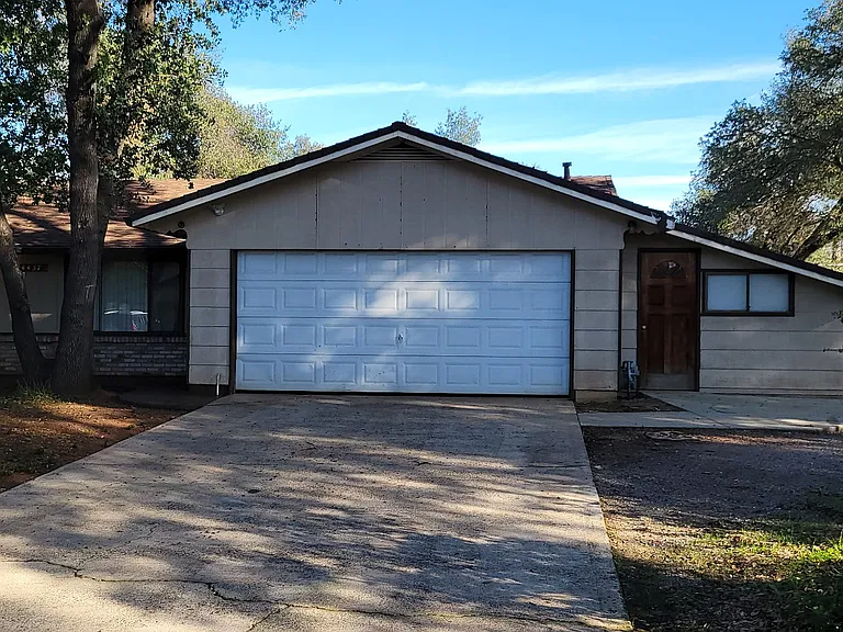 4437 Wyatt Ln — Photo 8