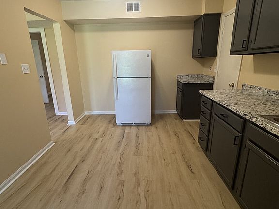 5th image of 2020 Somerset Dr Unit 3