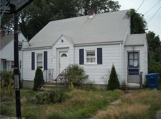 8 David St, Waterford, CT 06385