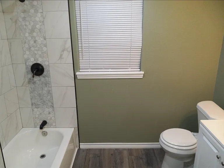 420 S Gribble St — Photo 2