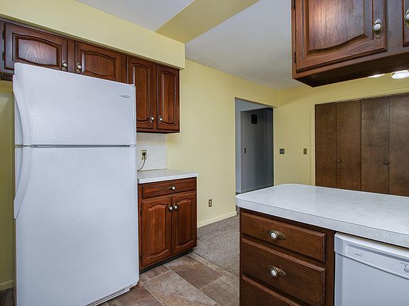 5th image of 13757 S 29th St