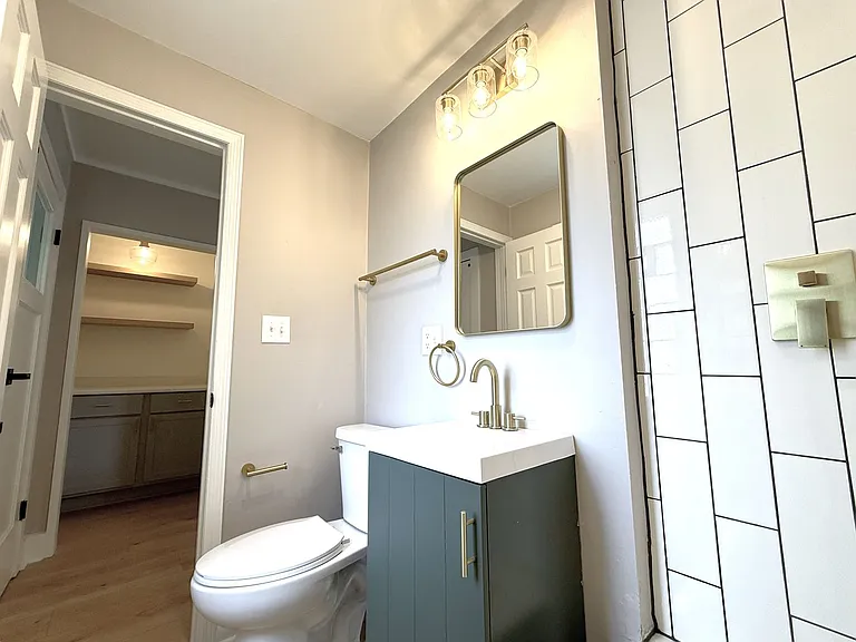 323 N 59th Street — Photo 9