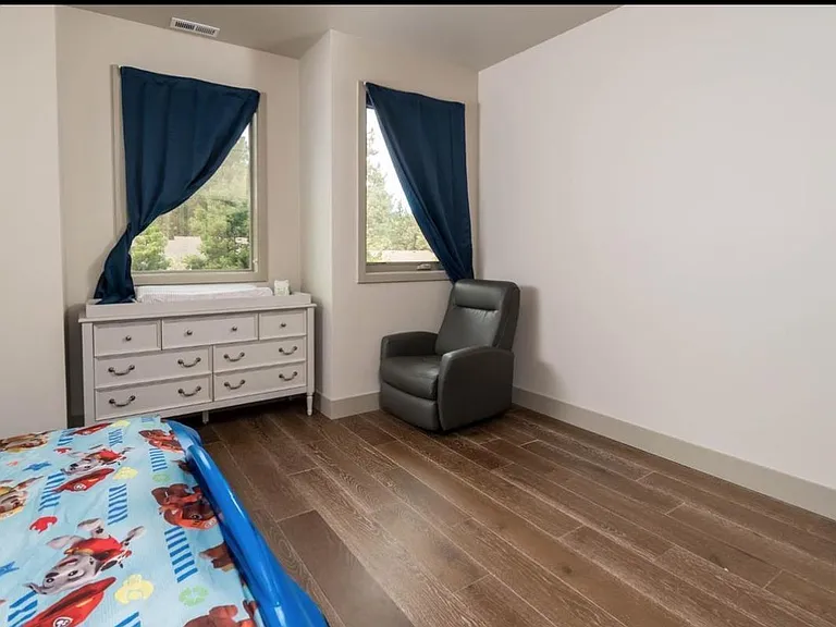 1611 NW Milwaukee Ave #1 — Photo 11