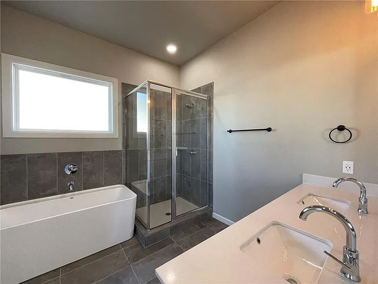 15809 Capri Ln — Photo 18