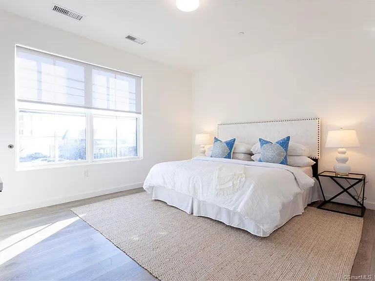 Post Road Lofts — Photo 7