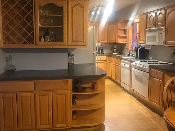 3rd image of 3674 S Ramshorn Dr