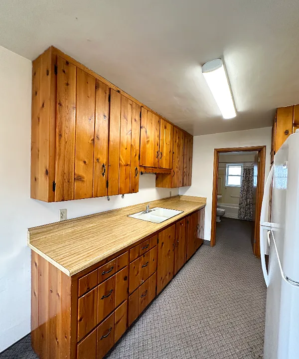 212 E 1st St #1