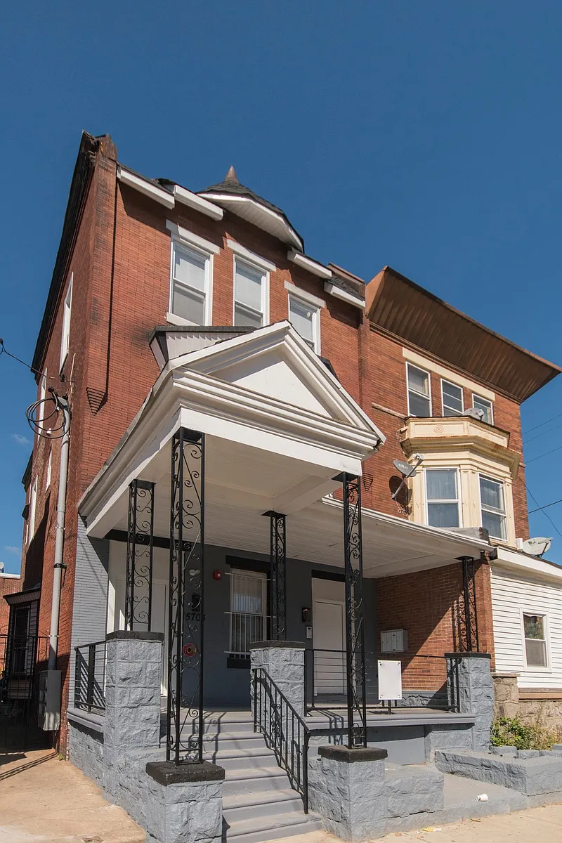 Building Photo - 5703 W Girard Ave #2F