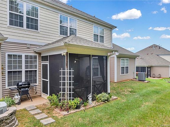 3rd image of 2422 Madison Green Dr
