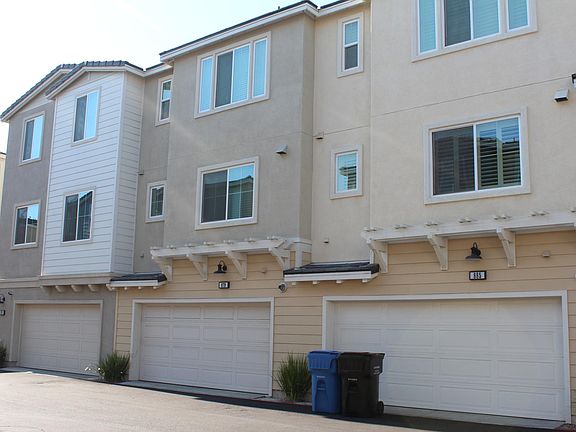 3rd image of 879 Seville Ln