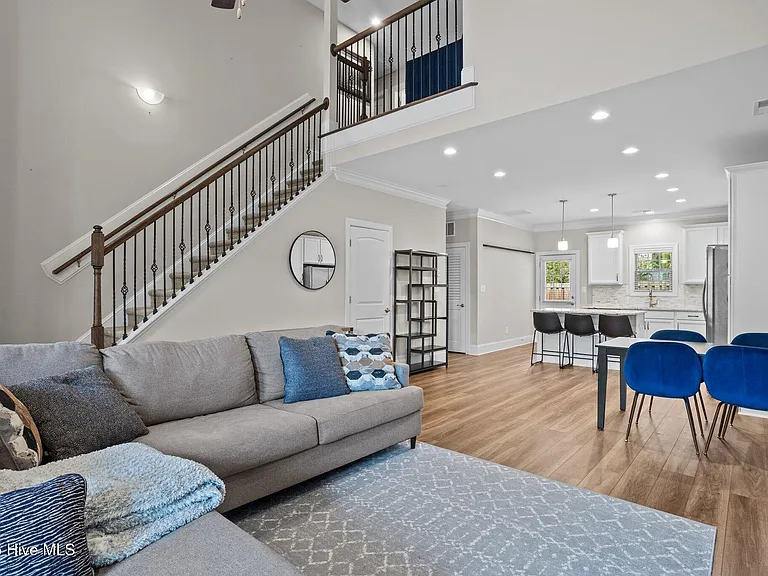 127 Lark Dr — Photo 22