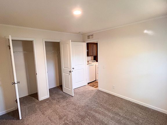 5th image of 15057 Forest Blvd N