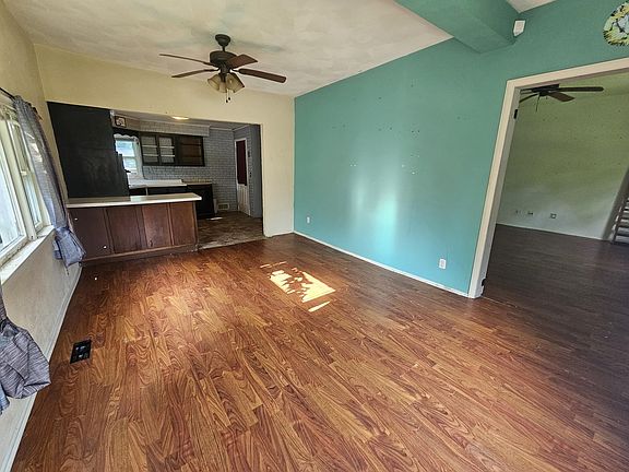 4th image of 1328 Benton St