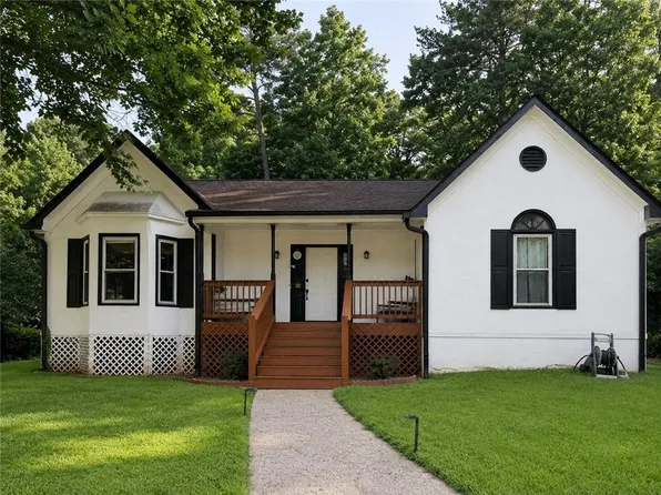 646 Hunt Station Dr, Lawrenceville, GA 30044