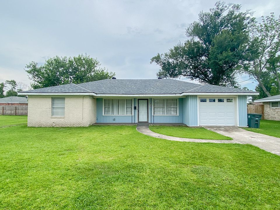 1st image of 413 W McNeese St