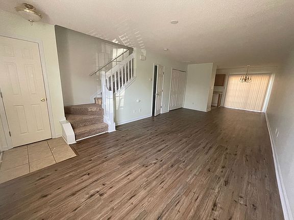 4th image of 335 Malamute Ln
