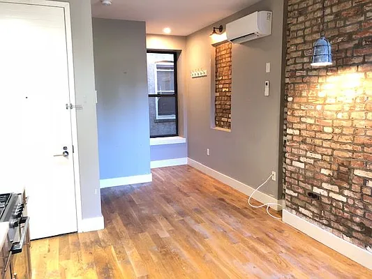 Rented by Lang Realty LLC | media 3