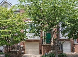 8 Carriage Walk Ct, Gaithersburg, MD 20879