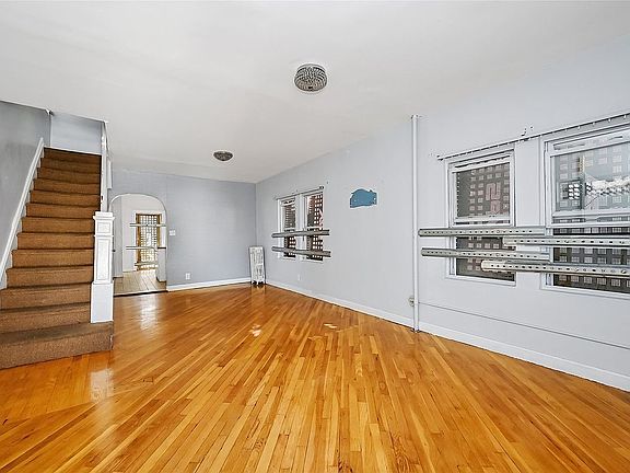 2nd image of 11450 141st St
