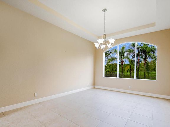 4th image of 10794 Oak Meadow Ln