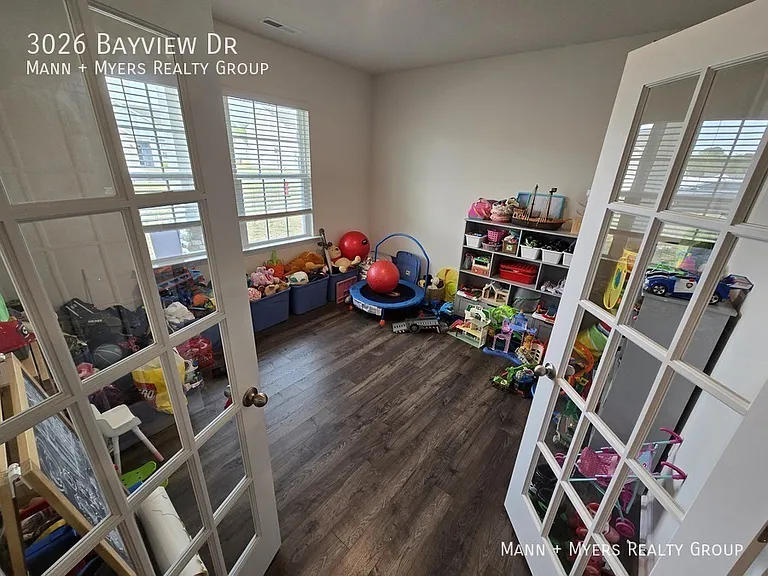 3026 Bayview Dr — Photo 8