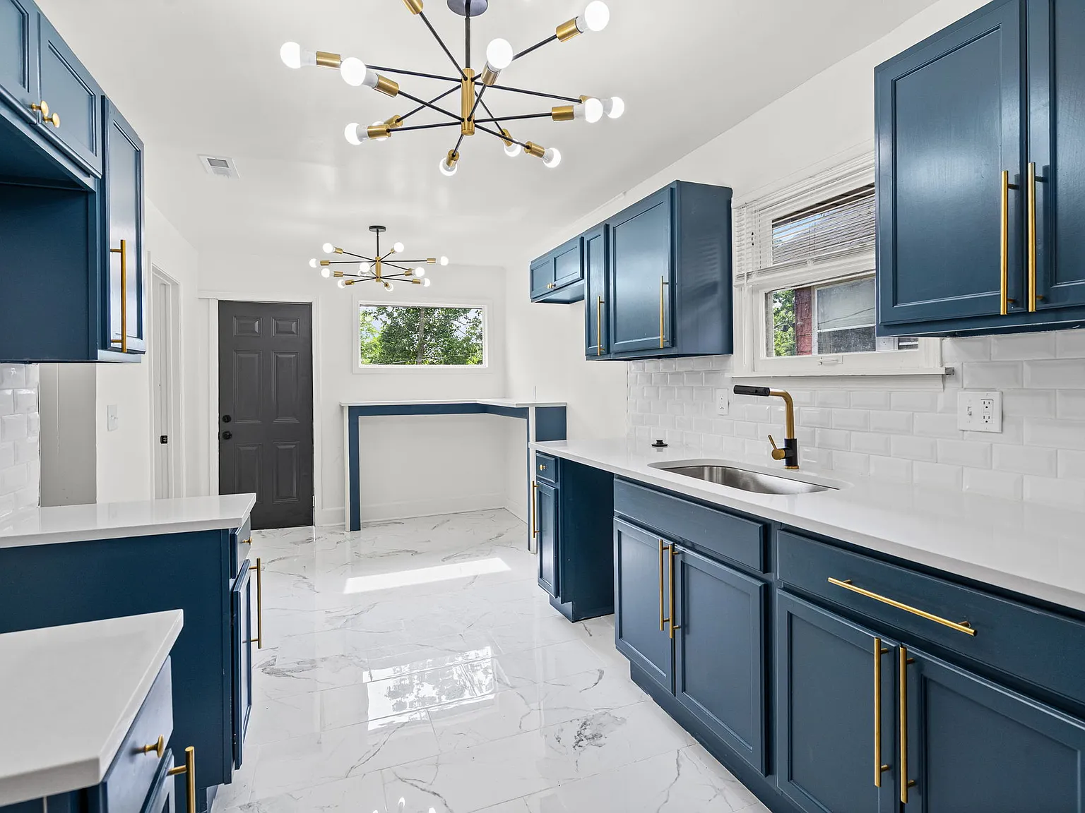 6 bed, 1829 sqft, $1,775 — Photo 2