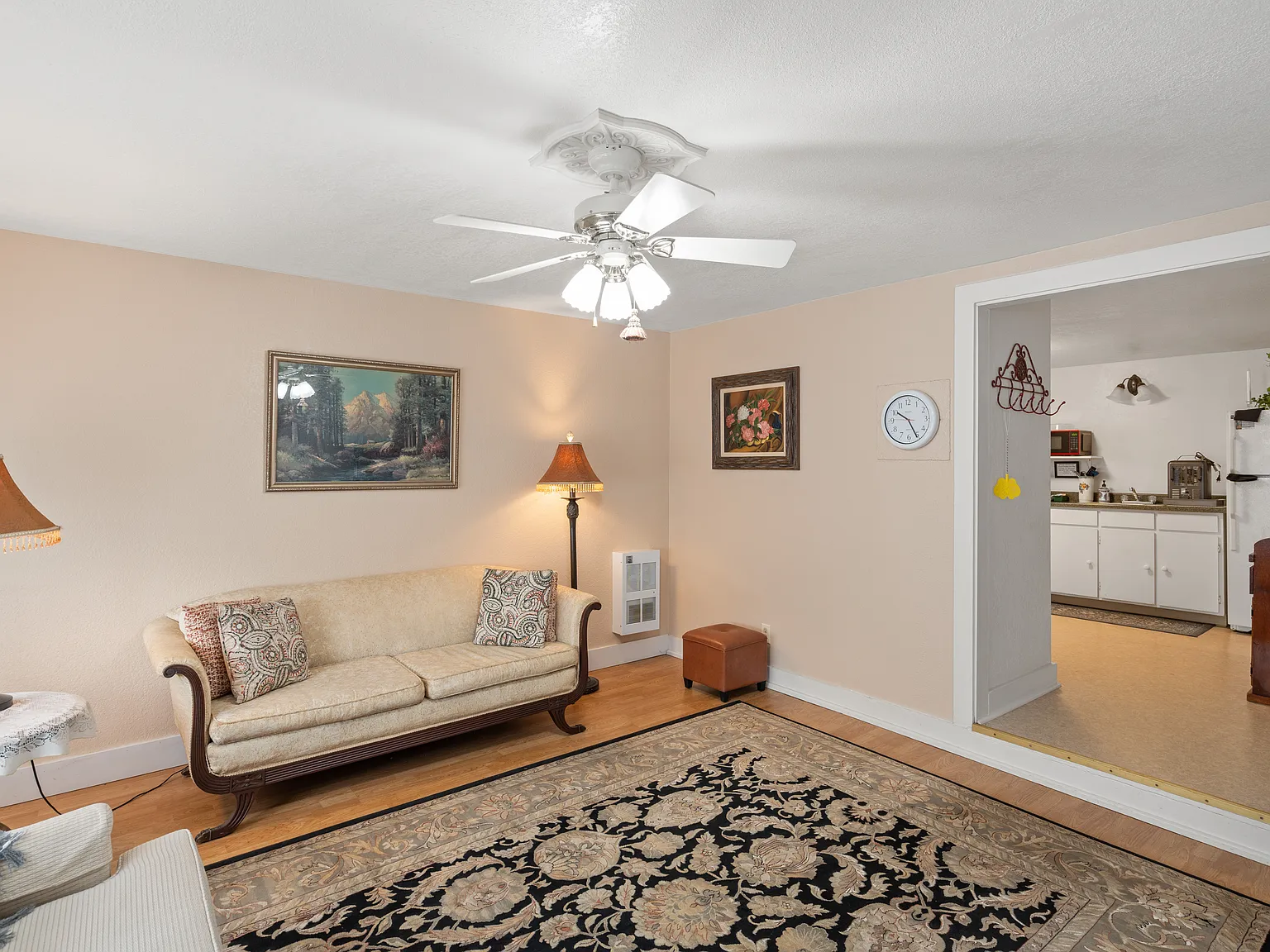 1 bed, 650 sqft, $1,050 — Photo 2