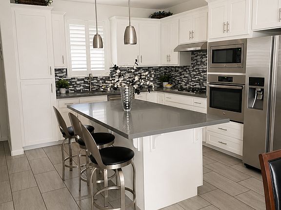 3rd image of 1076 S Fowler Ln