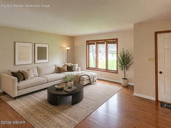 3rd image of 18 Woodbryn Dr