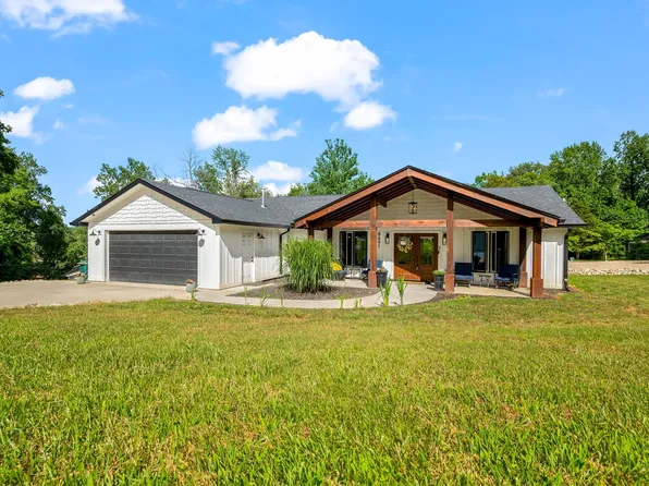 8491 S Stanton Dr, Nineveh, IN 46164