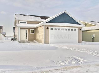 5739 61st St S, Fargo, ND 58104