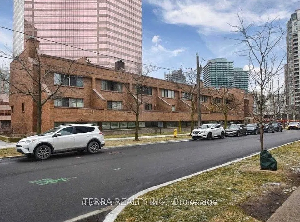 1 Duplex Ave #105