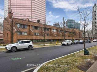 1 Duplex Ave #105, Toronto, ON M2M4G6