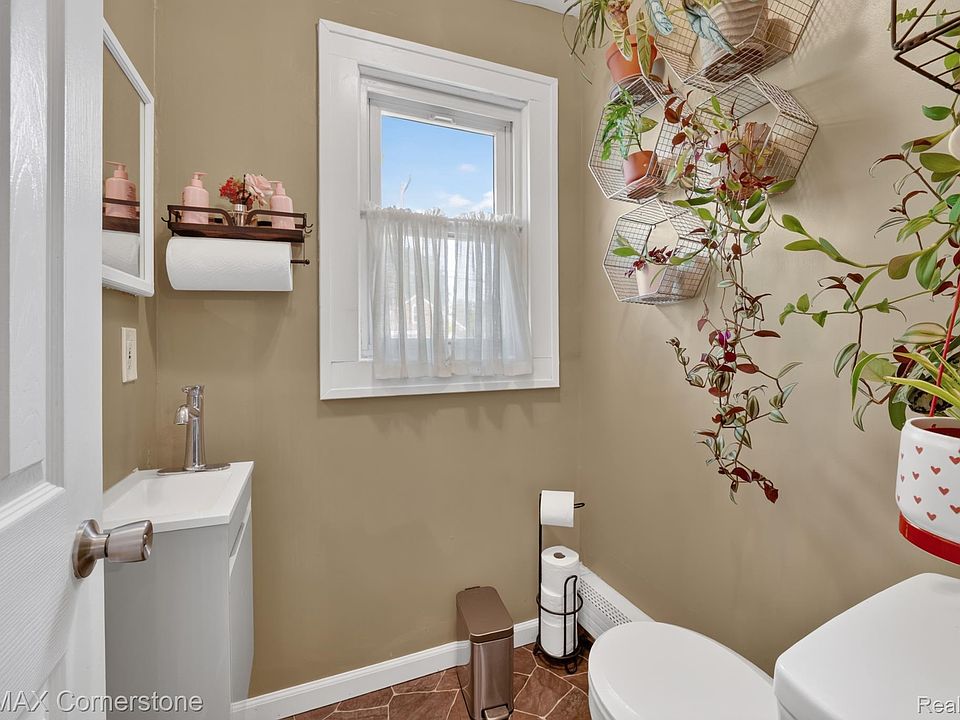 4040 Longtin Ave, photo 11
