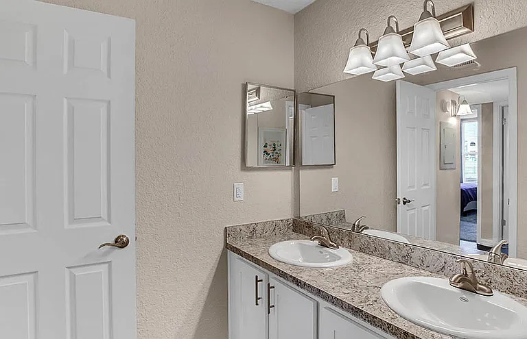 Marisol Vista Apartment Homes — Photo 16