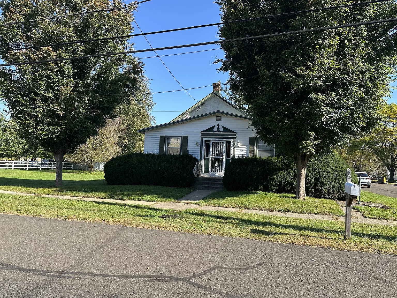 93 Chase Avenue - 1 — Photo 2