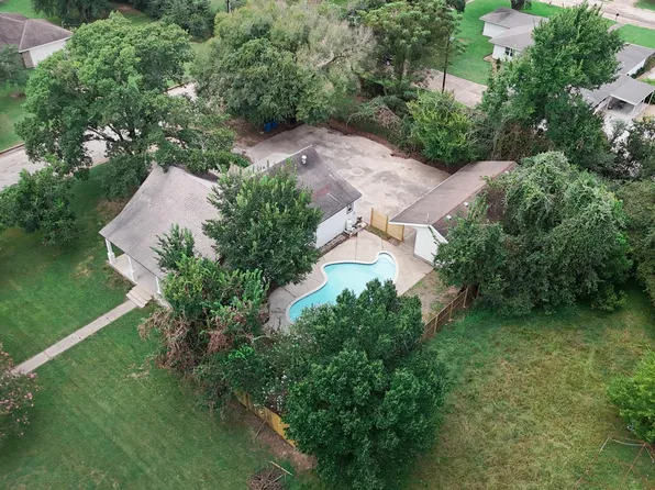 2145 16th St, Hempstead, TX 77445