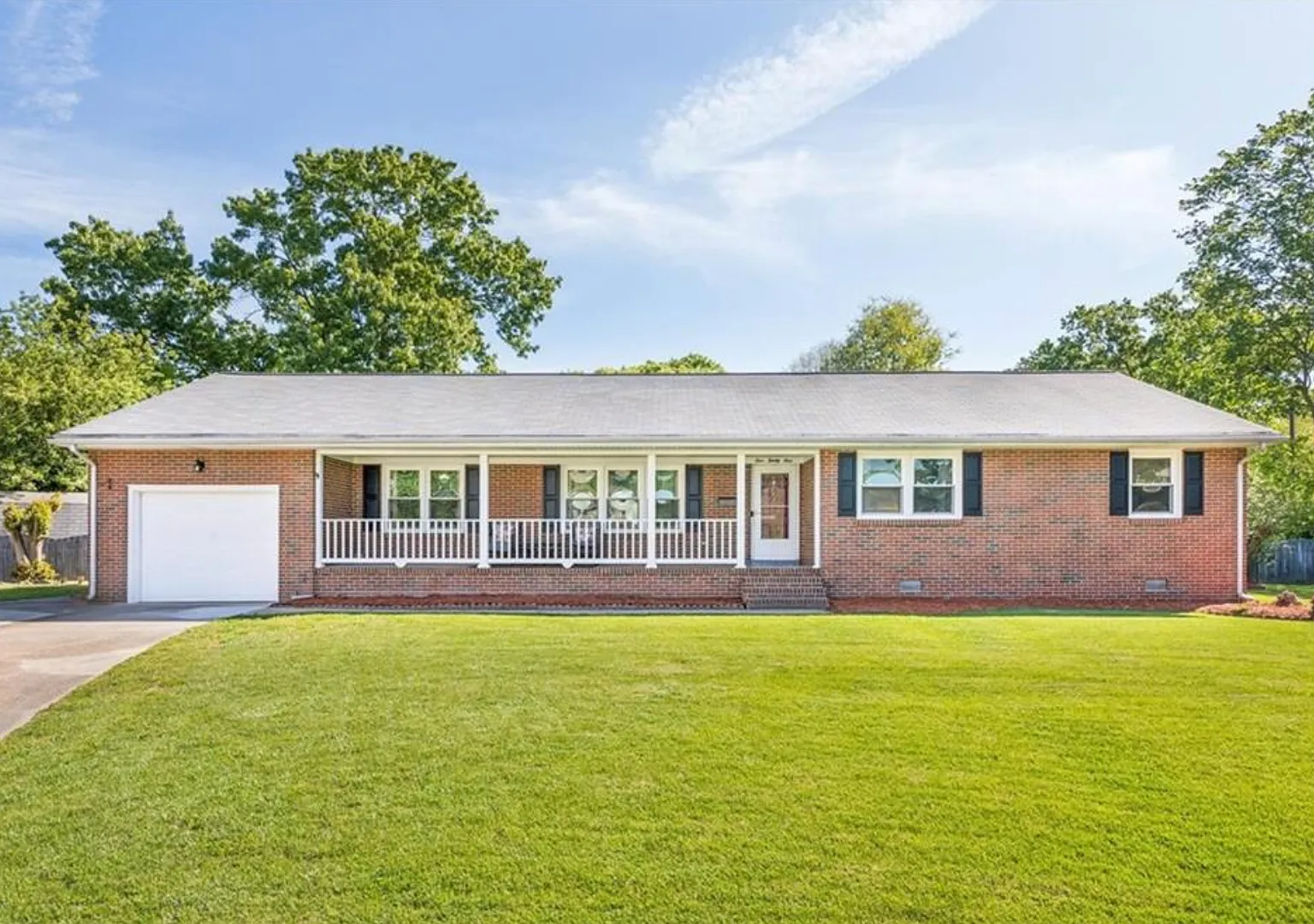 3 bed, 3.5 bath, 2155 sqft, $3,100 — Photo 1