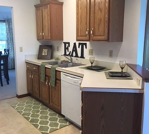4th image of 2315 Sterling Ct