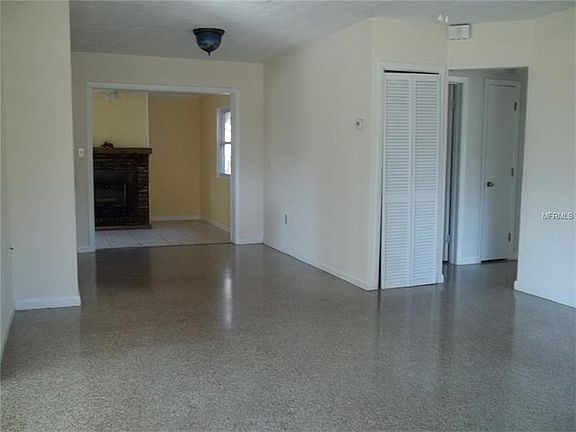 3rd image of 33445 Pleasant Ln