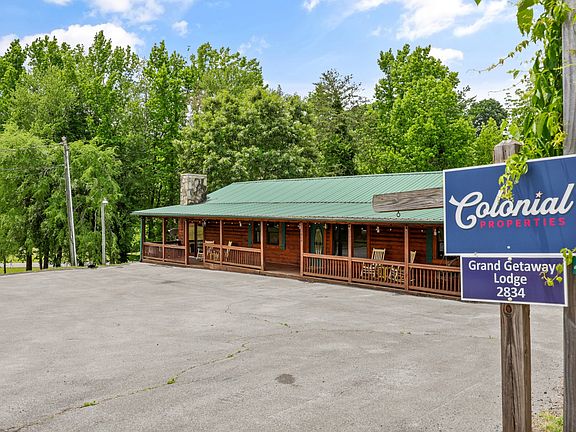 4th image of 2834 Florence Dr