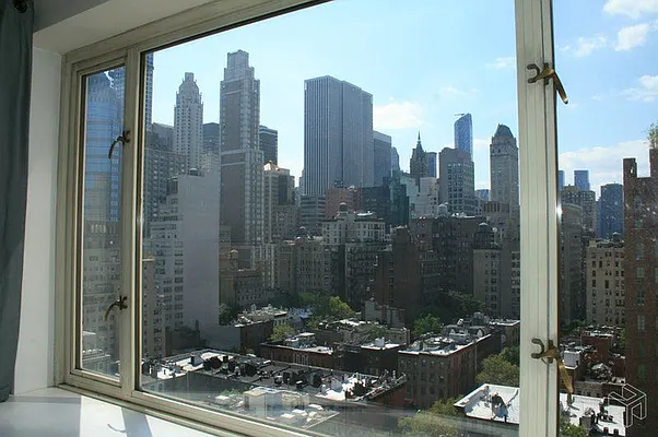 Rented by Halstead Real Estate | media 9