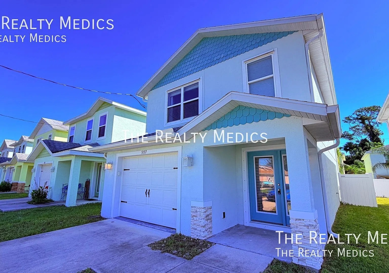 Charming 3-bedroom, 2.5-bathroom pet friendly home!! — Photo 4