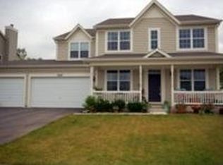 420 Bluegrass Pkwy, Oswego, IL 60543