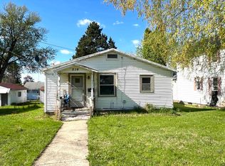 514 W Roosevelt St, Freeport, IL 61032
