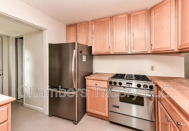 419 S Barton St — Photo 10