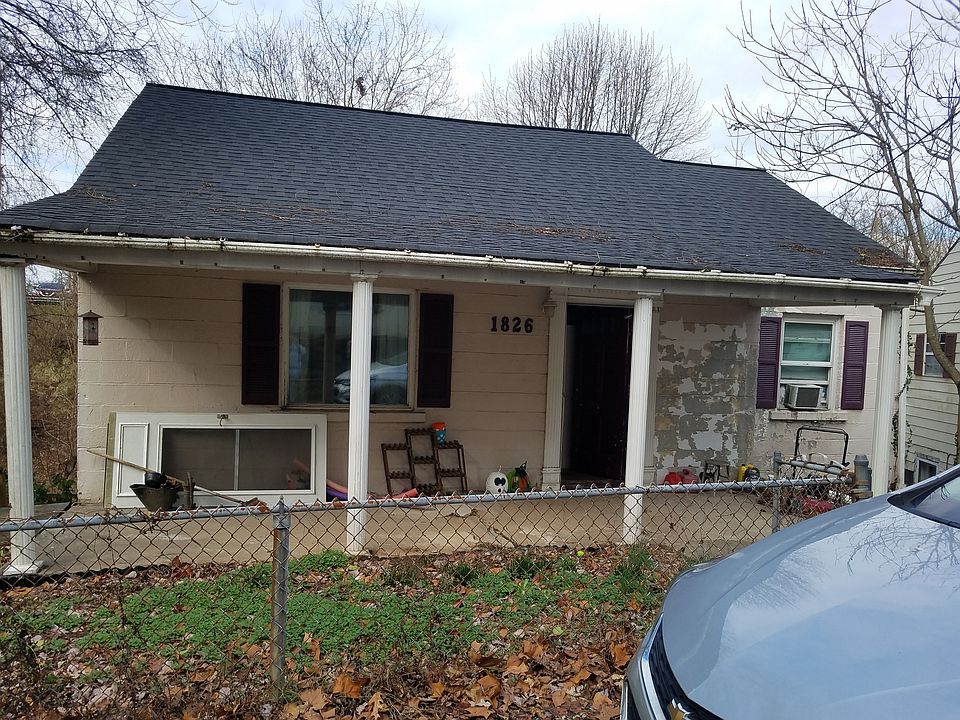 1st image of 1826 Spring Dr