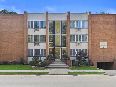 825 East Henry Clay STREET #302, Milwaukee, WI, 53217