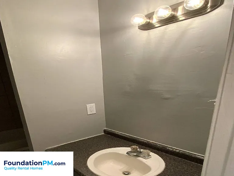 2961 Grenadier Cv — Photo 10
